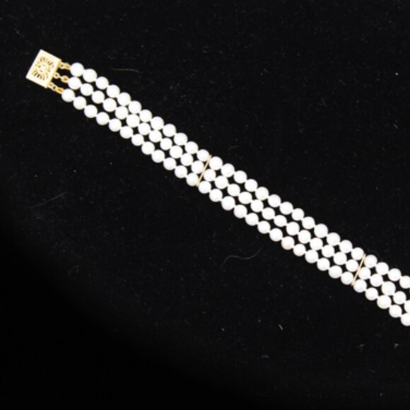 14K Three Strand Pearl Bracelet - Picture 6 of 11